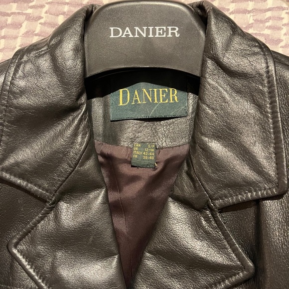 Danier leather coat - Picture 4 of 4
